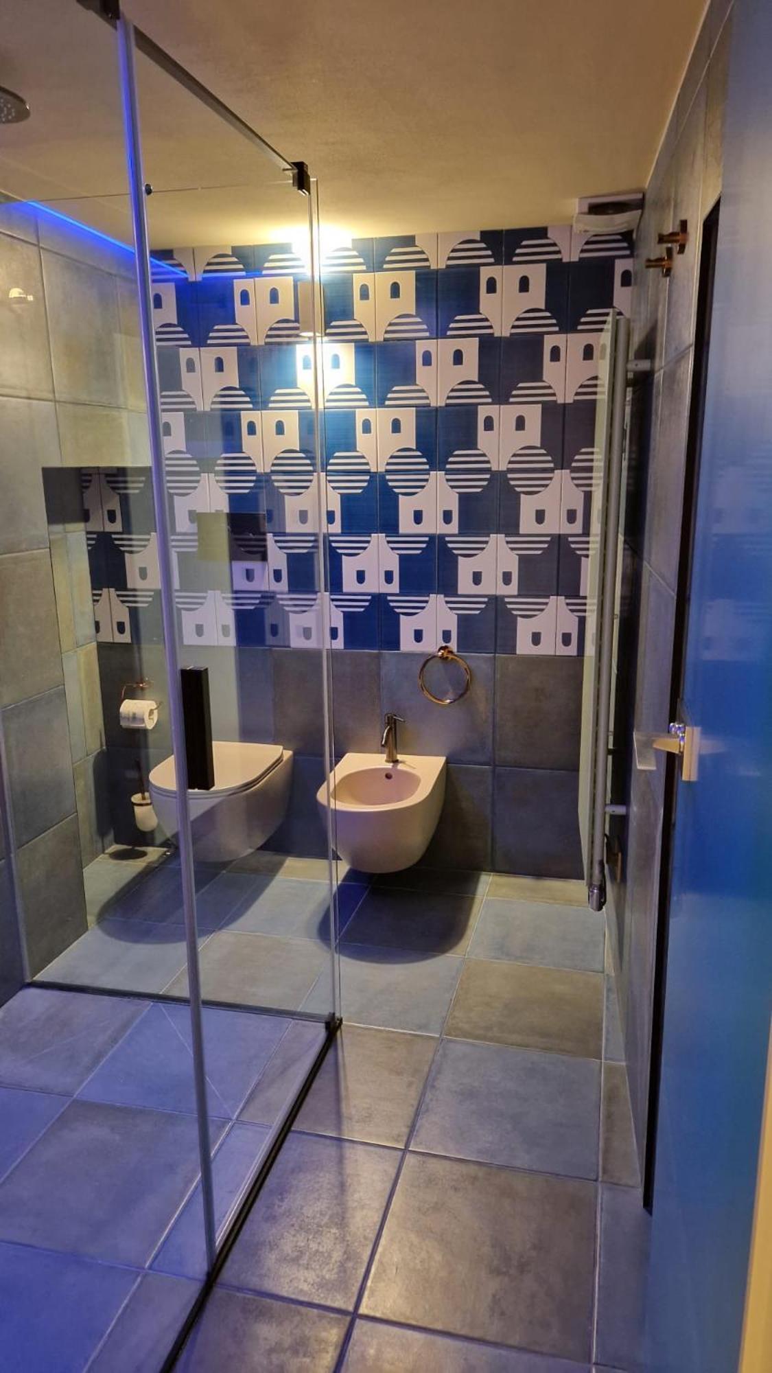 Iris Apartment *