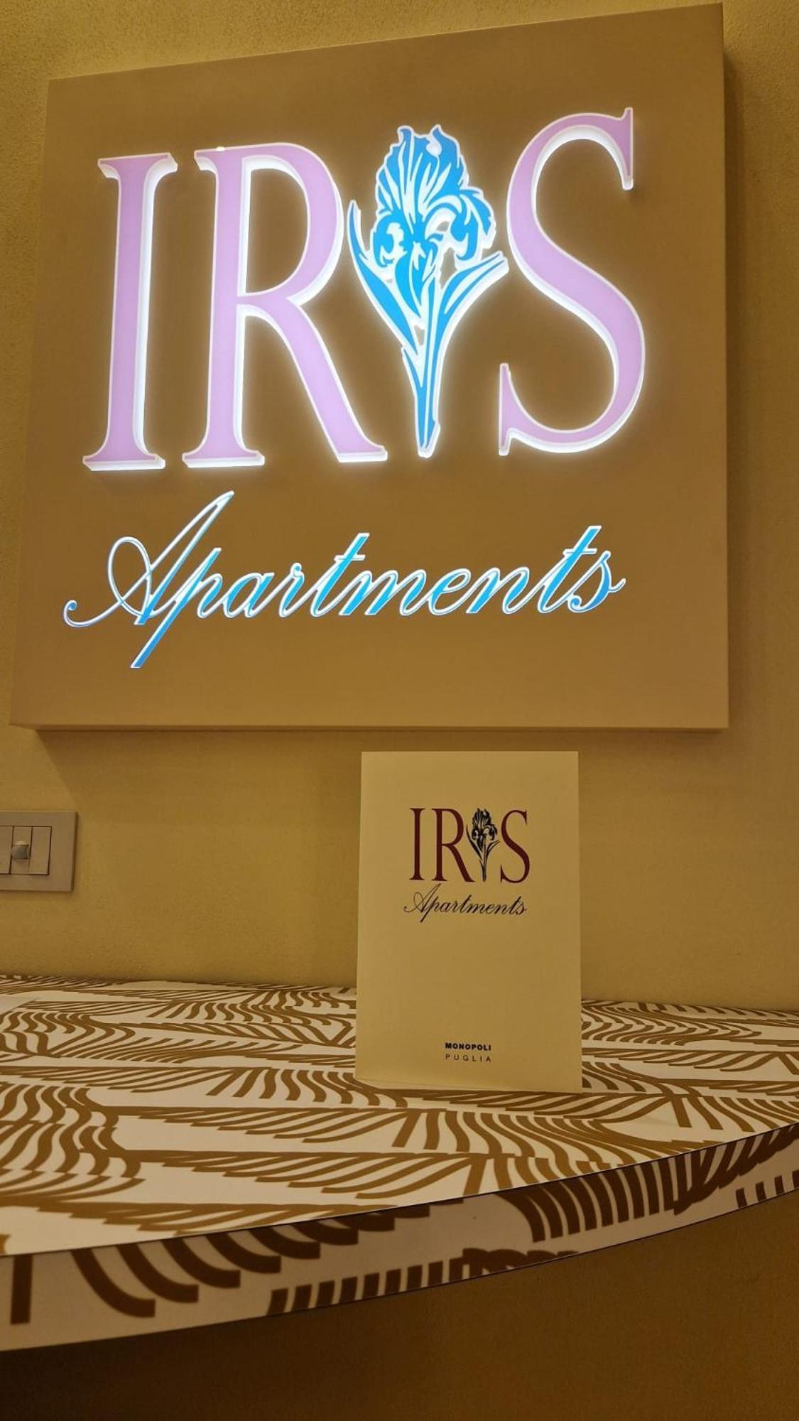 Iris *